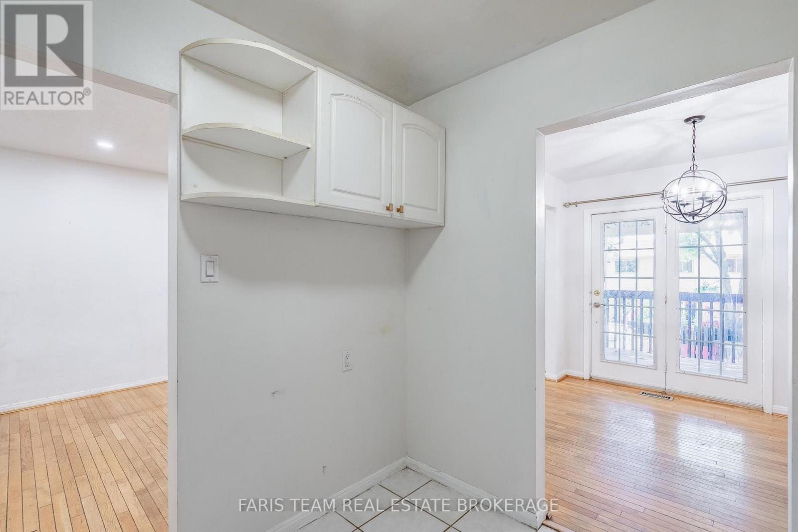 58 CHAUCER CRESCENT - 9