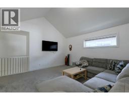 Kitchen - 92 Copperhead Grove Se, Calgary, AB T2Z5H2 Photo 18