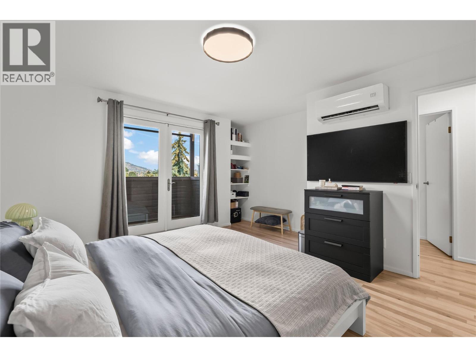 504 1915 Pacific Court, Kelowna