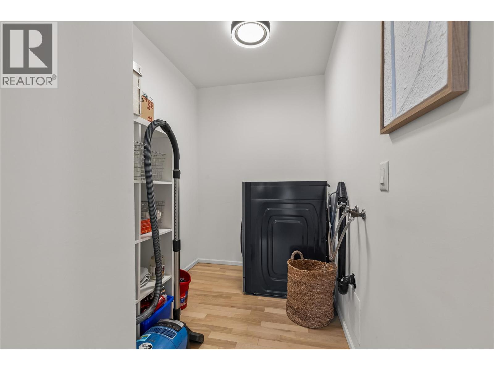 504 1915 Pacific Court, Kelowna