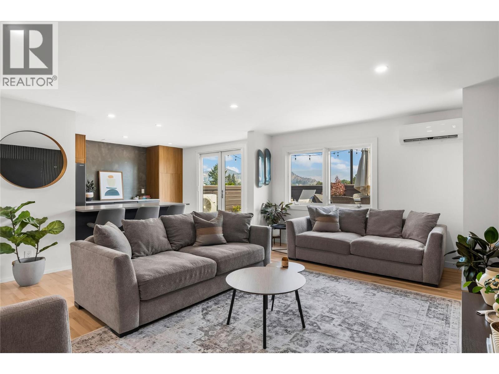 504 1915 Pacific Court, Kelowna
