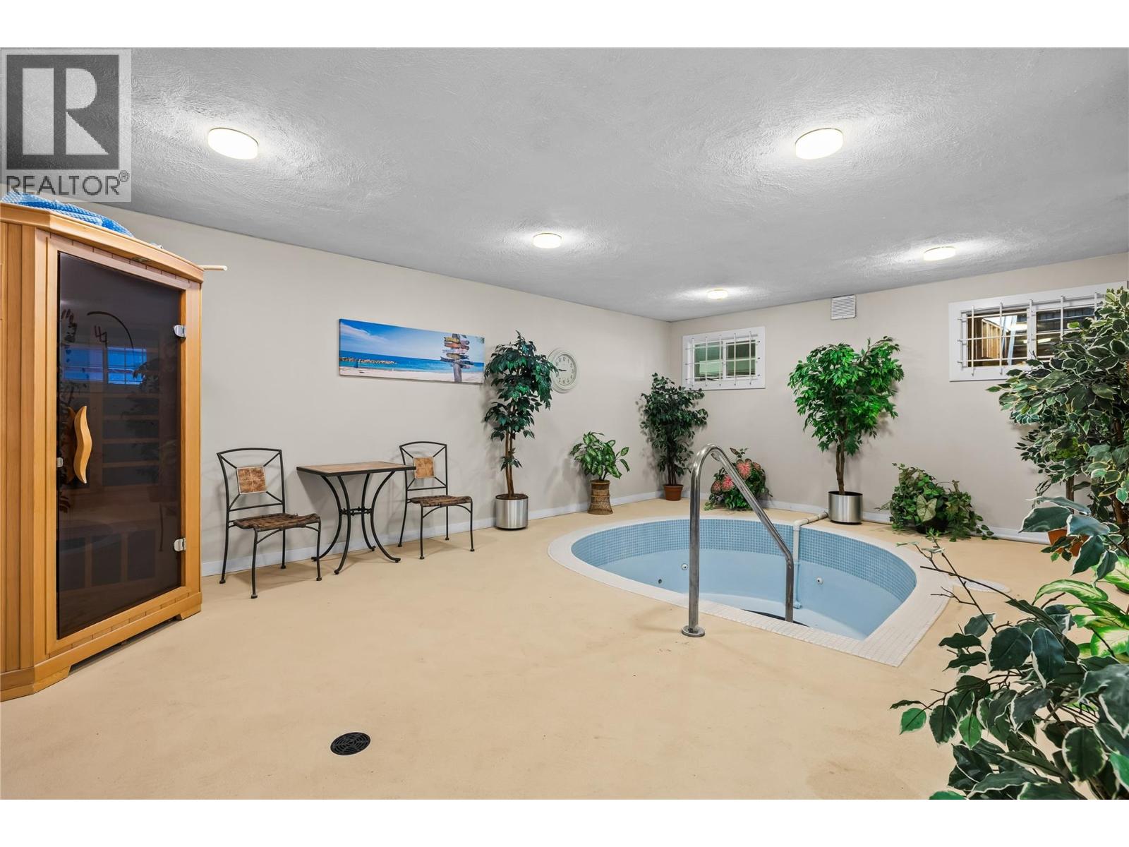 504 1915 Pacific Court, Kelowna