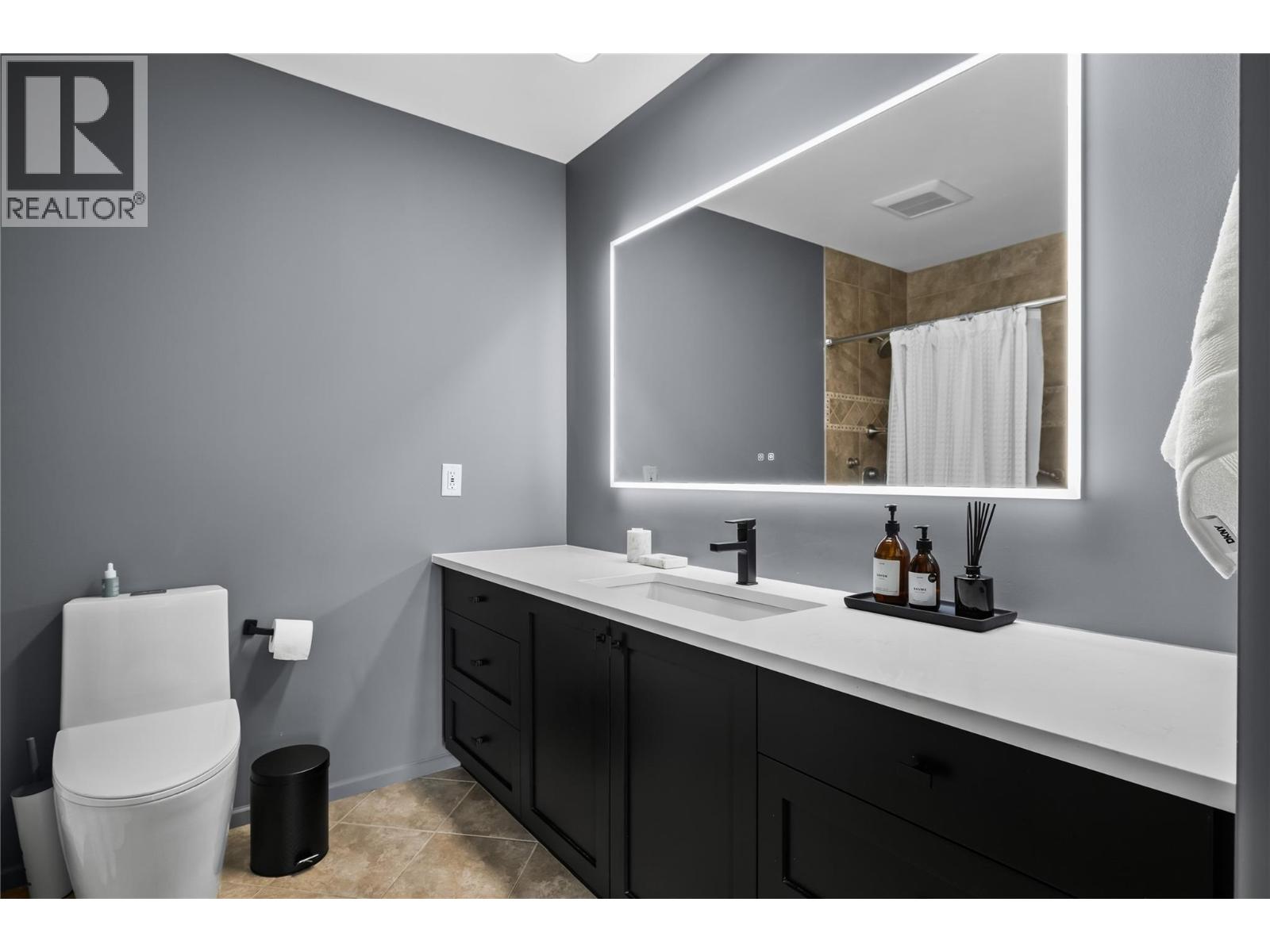 504 1915 Pacific Court, Kelowna