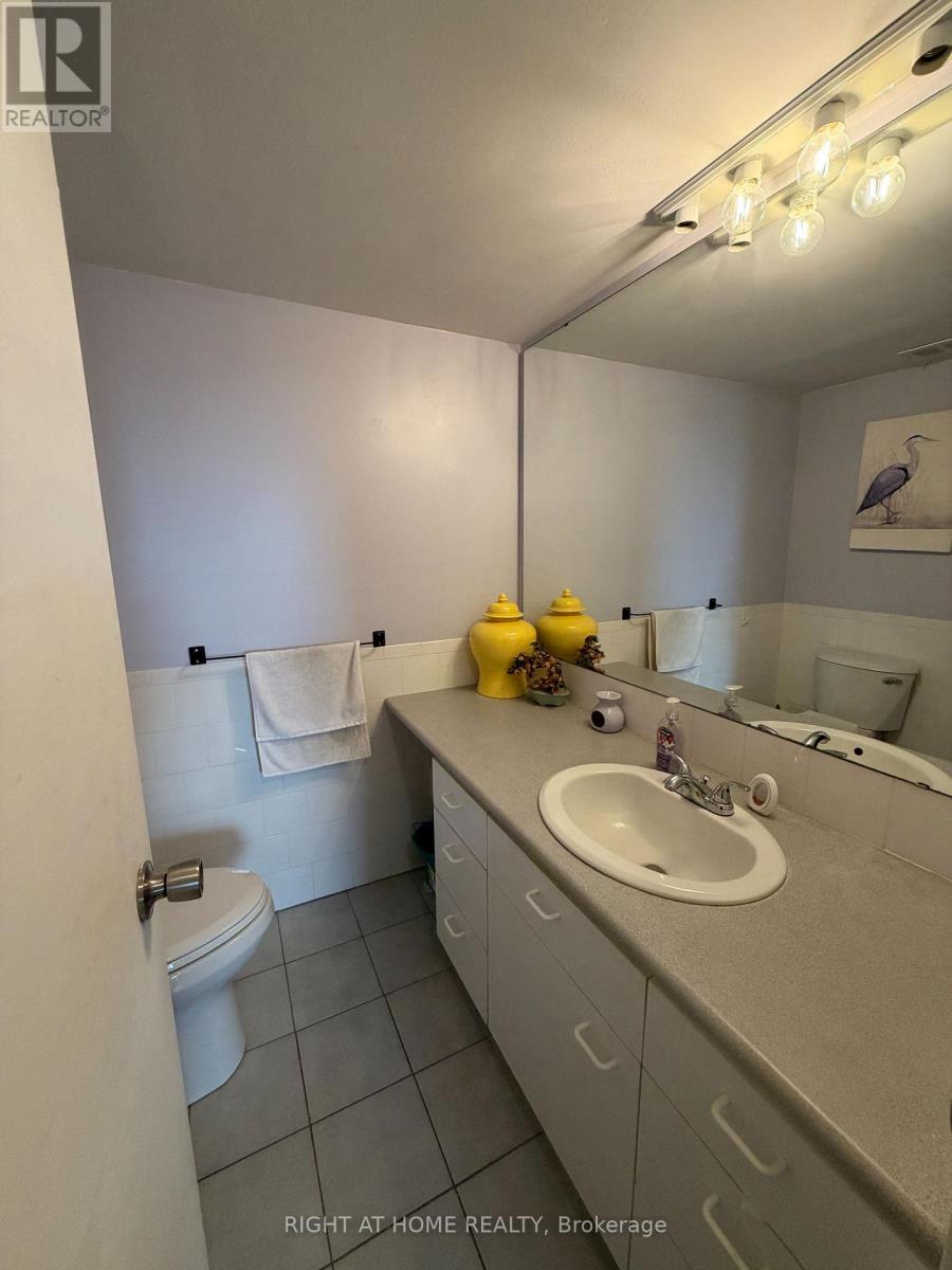 #802 60 INVERLOCHY BOULEVARD - 13