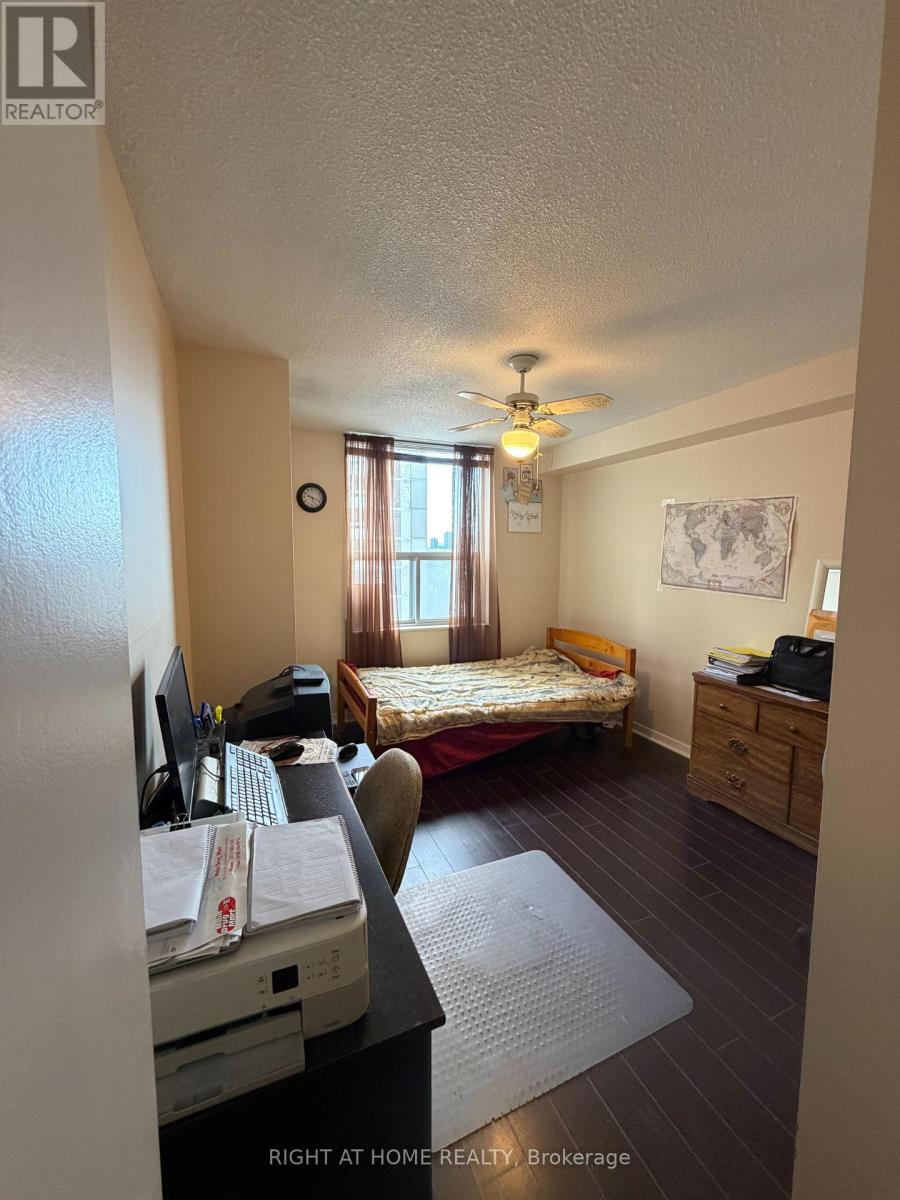 #802 60 INVERLOCHY BOULEVARD - 15