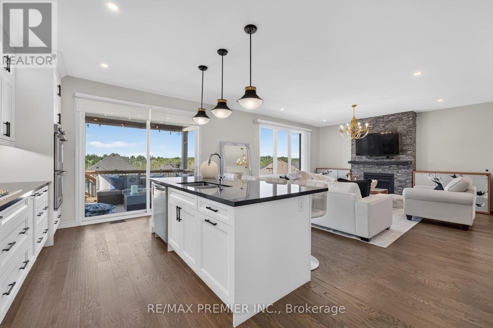 3020 SIERRA DRIVE - 10