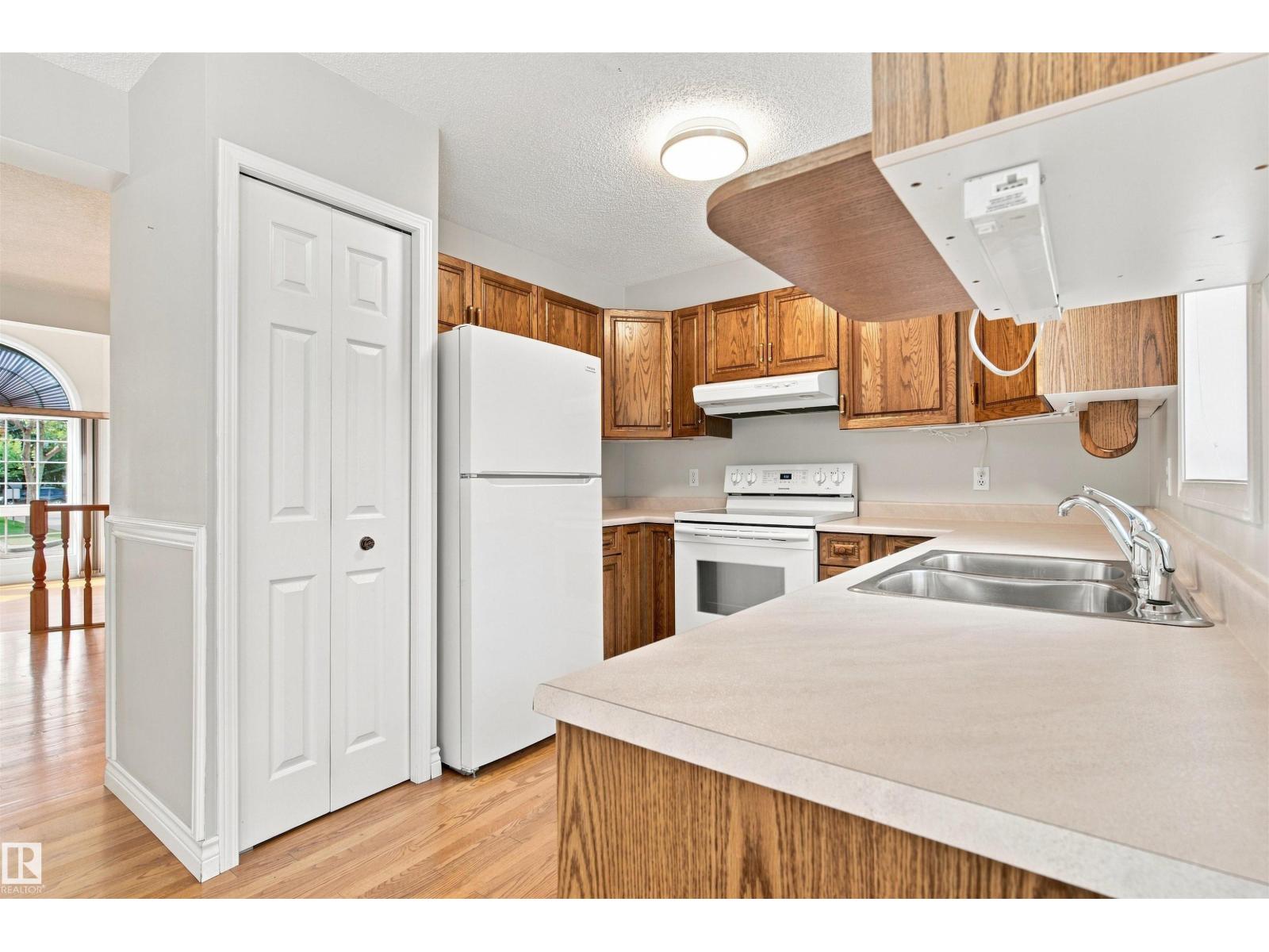 #1 3311 58 ST NW - 17