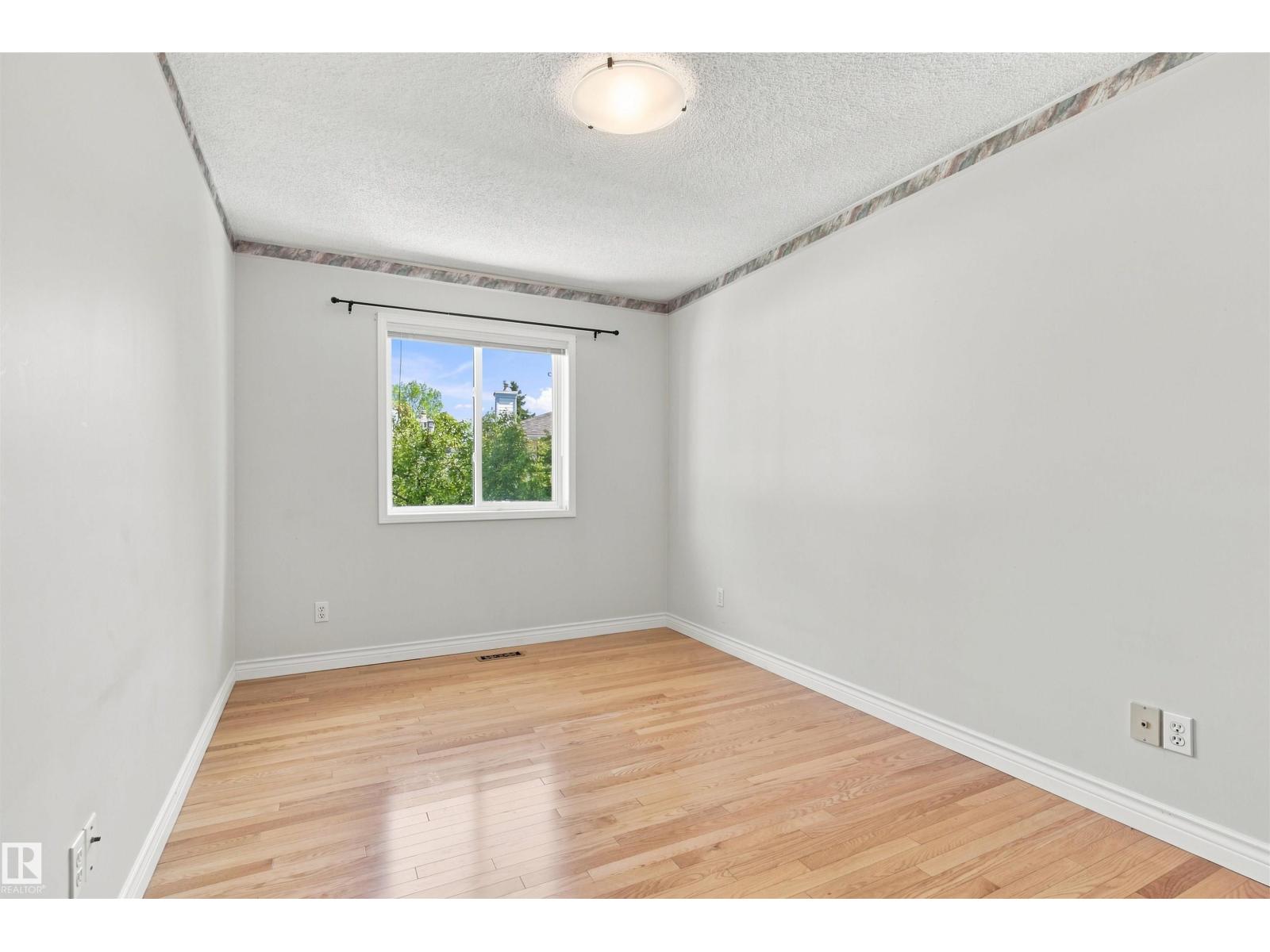 #1 3311 58 ST NW - 31