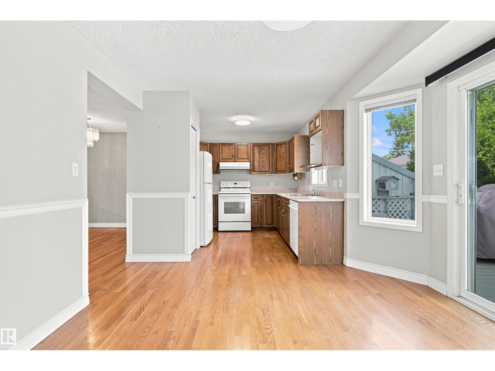 #1 3311 58 ST NW - 21