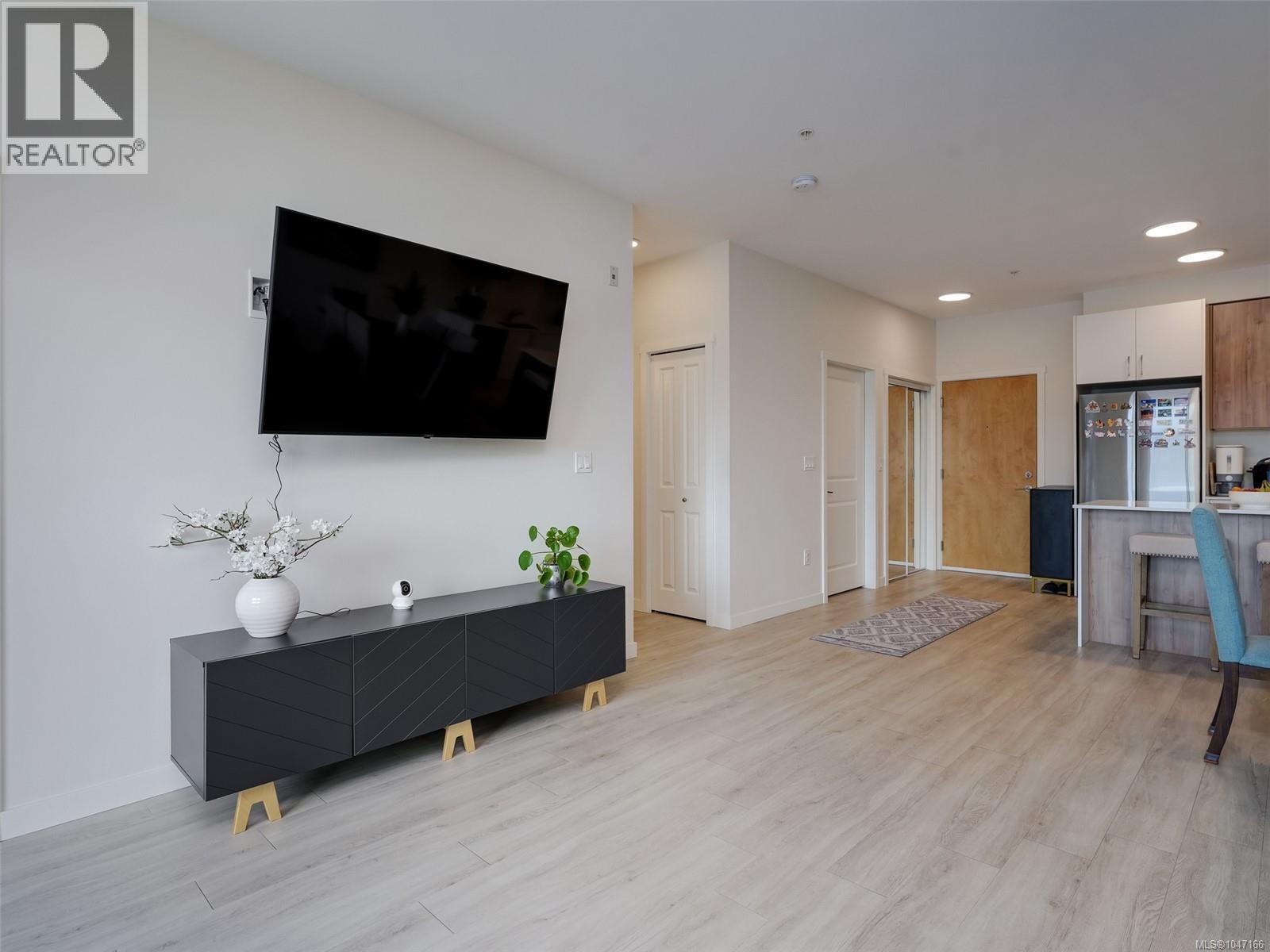 #405 842 Orono Ave - 5