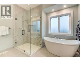 Bedroom - 3953 Beachview Drive, West Kelowna, BC V4T2K1 Photo 7