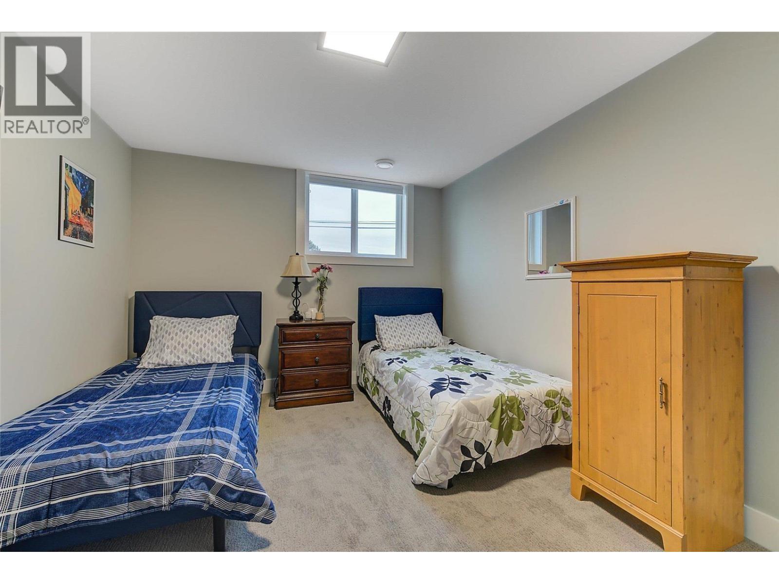  3953 Beachview Drive, West Kelowna