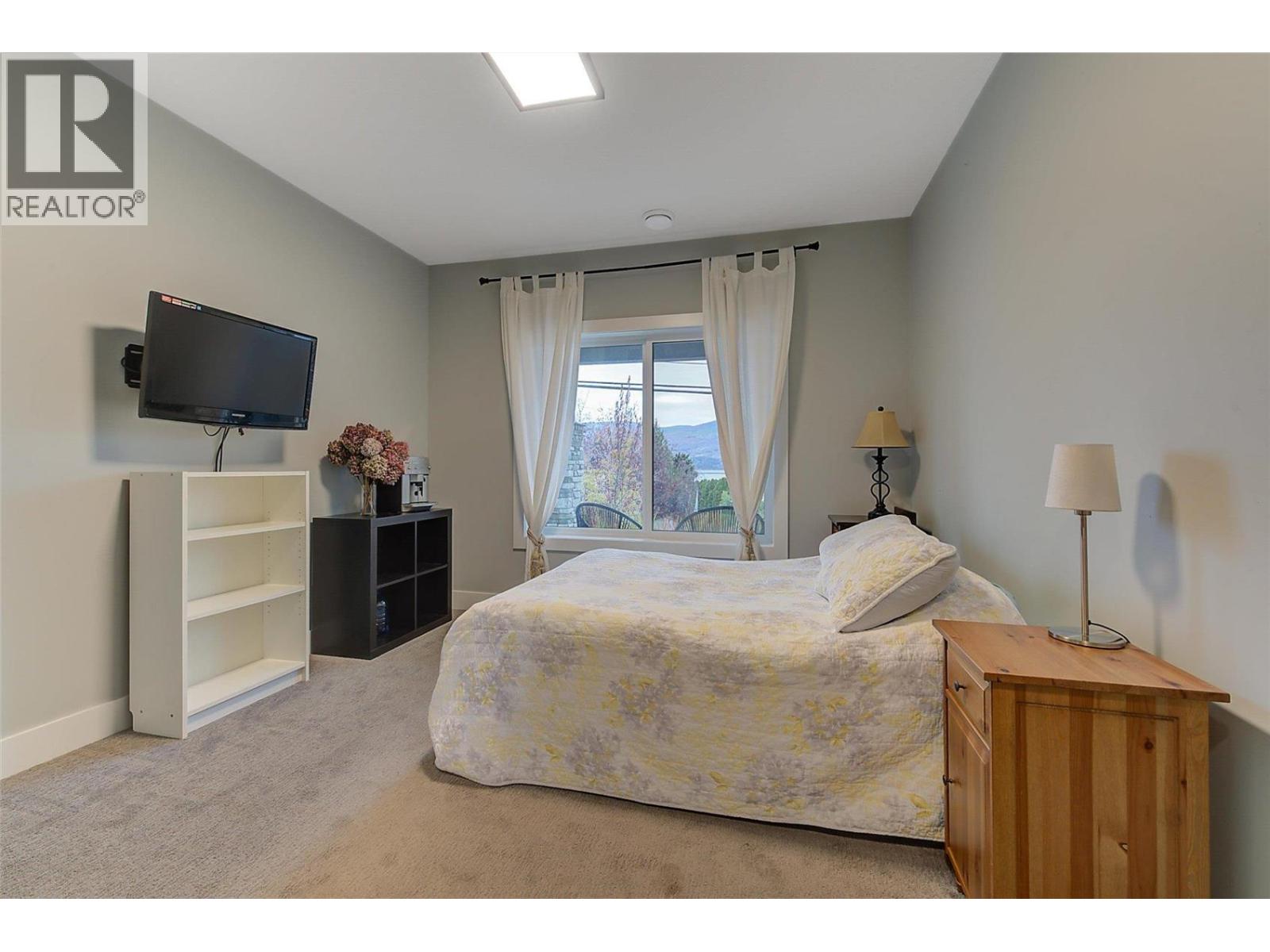  3953 Beachview Drive, West Kelowna