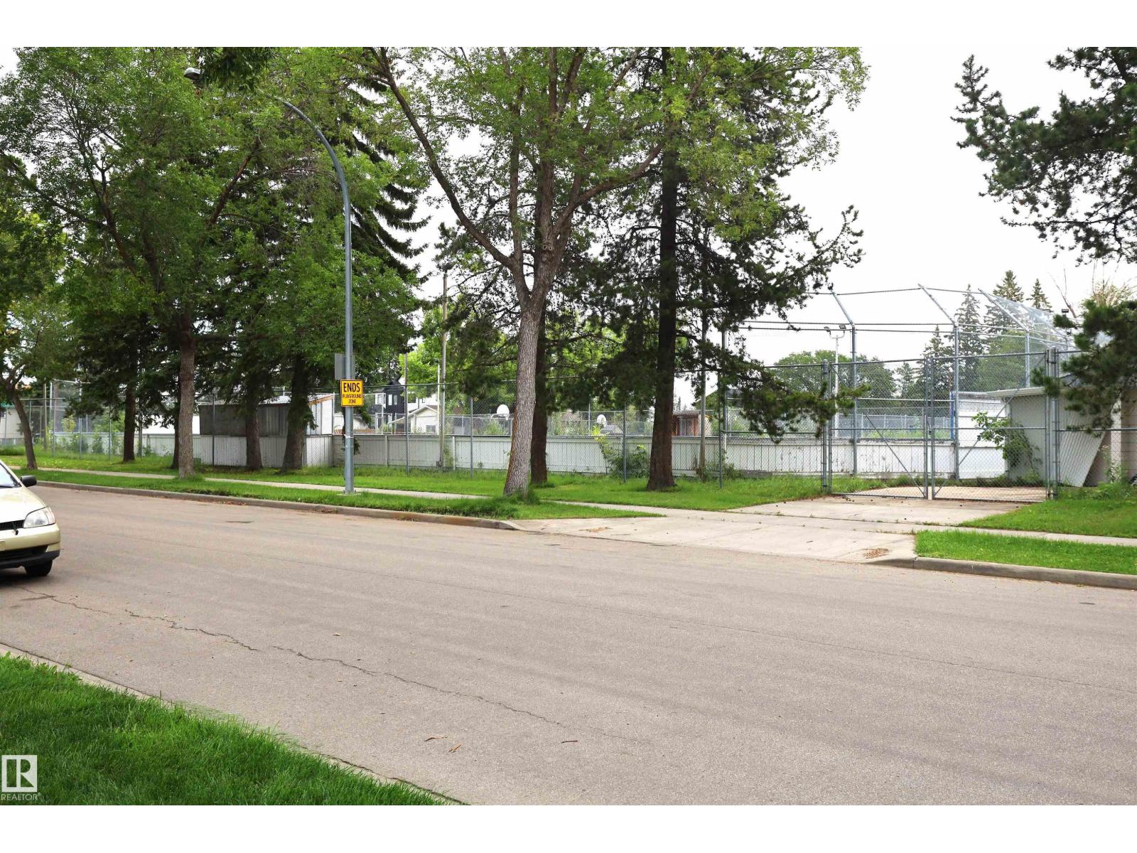 10424 152 ST NW - 53