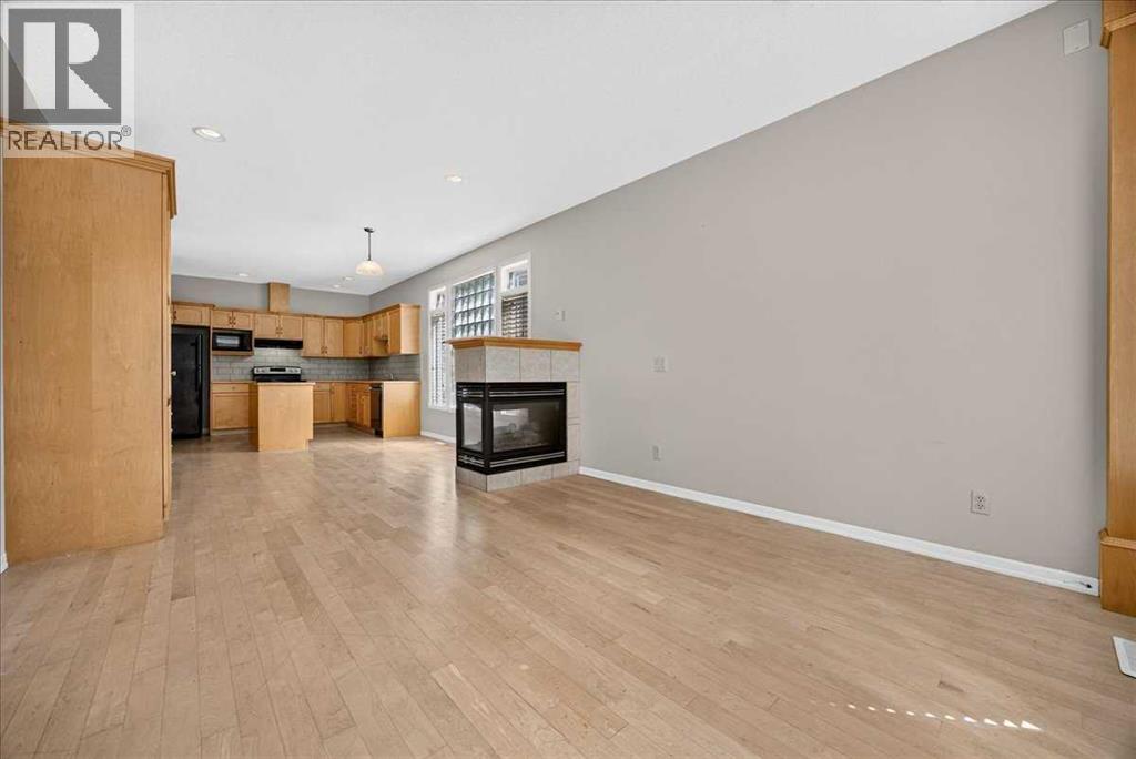 262 21 Avenue NE - 4