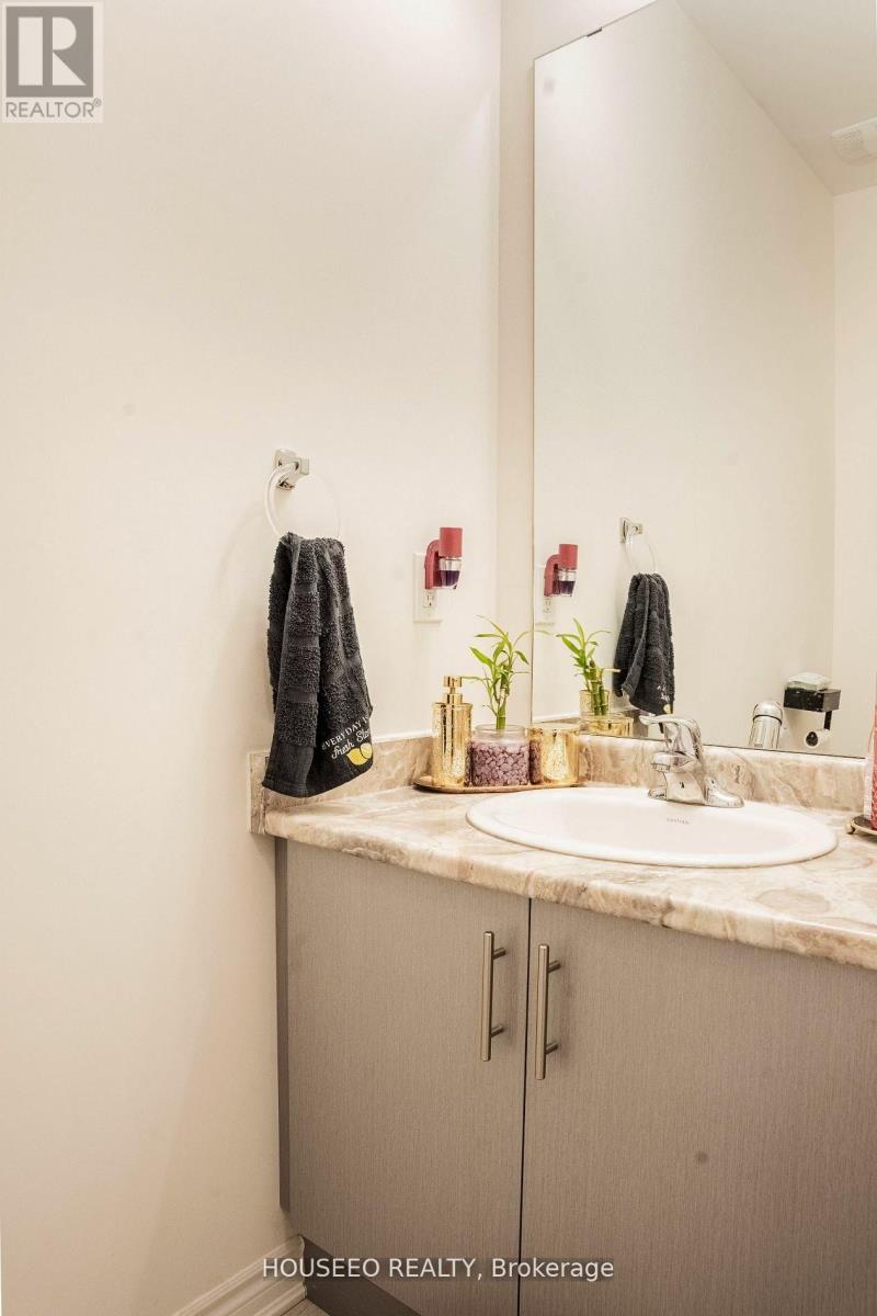 58 ORIOLE CRESCENT - 12