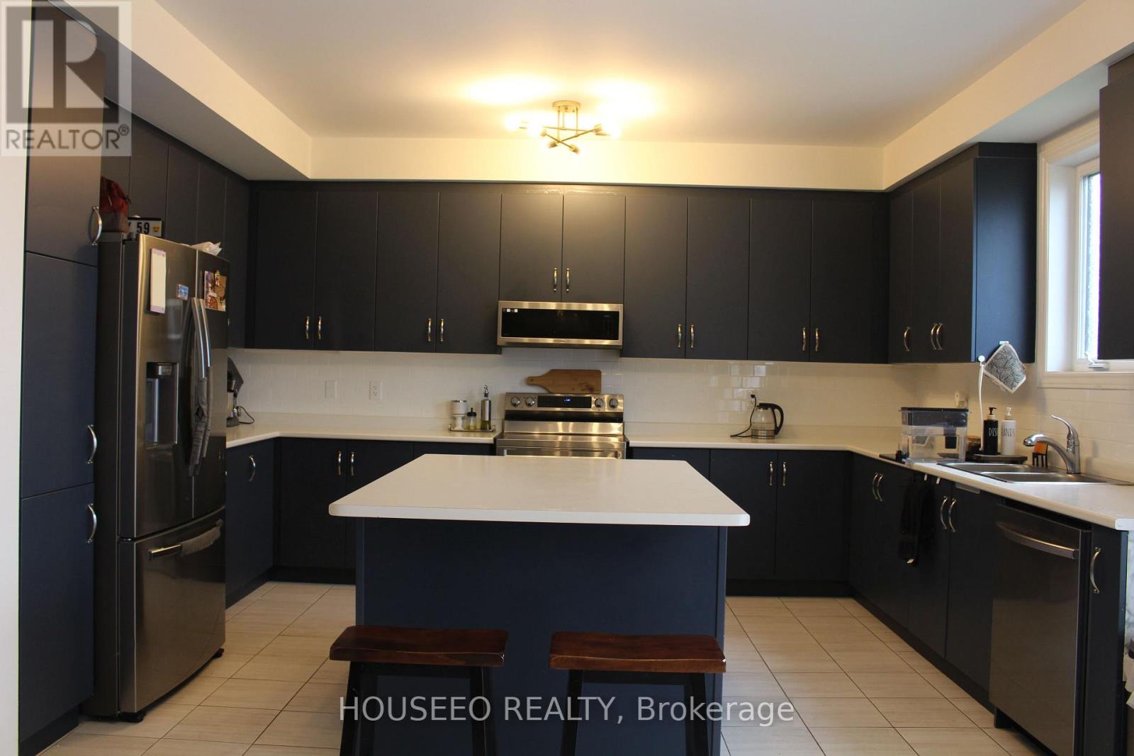 58 ORIOLE CRESCENT - 18