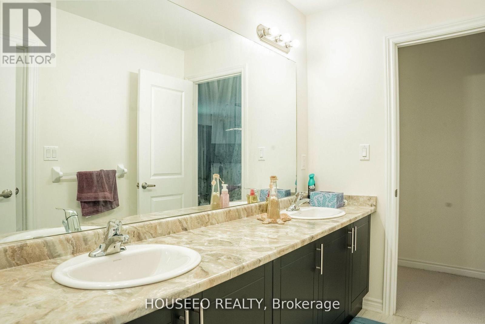 58 ORIOLE CRESCENT - 38