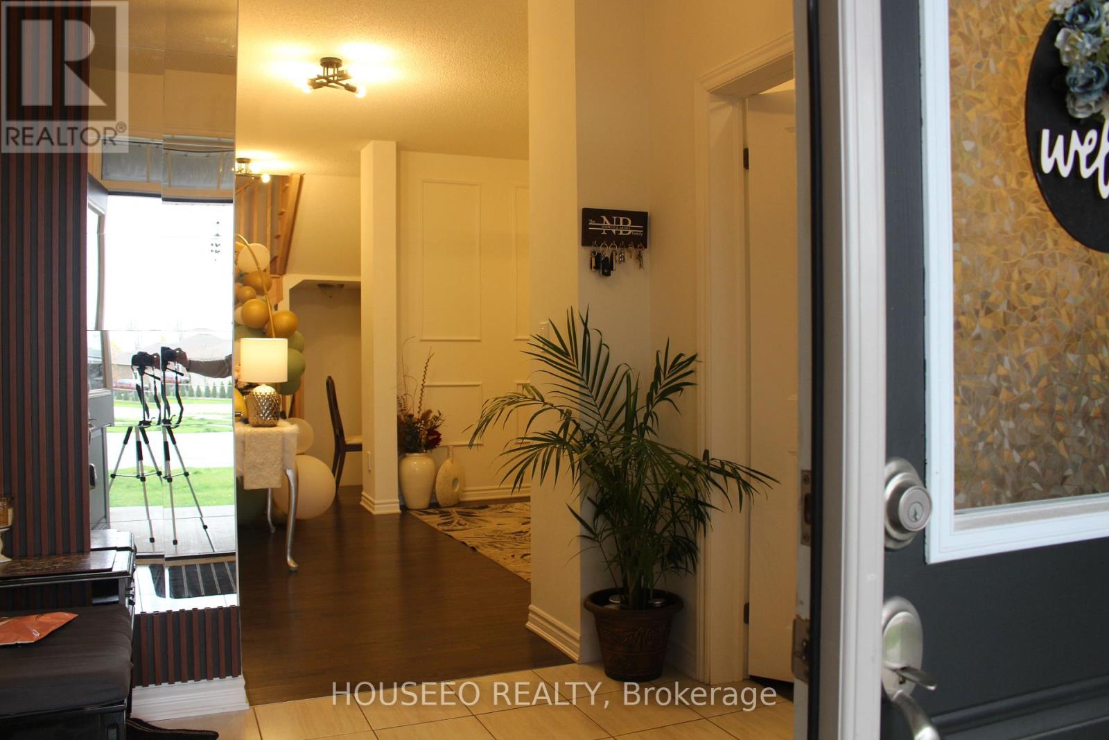 58 ORIOLE CRESCENT - 4