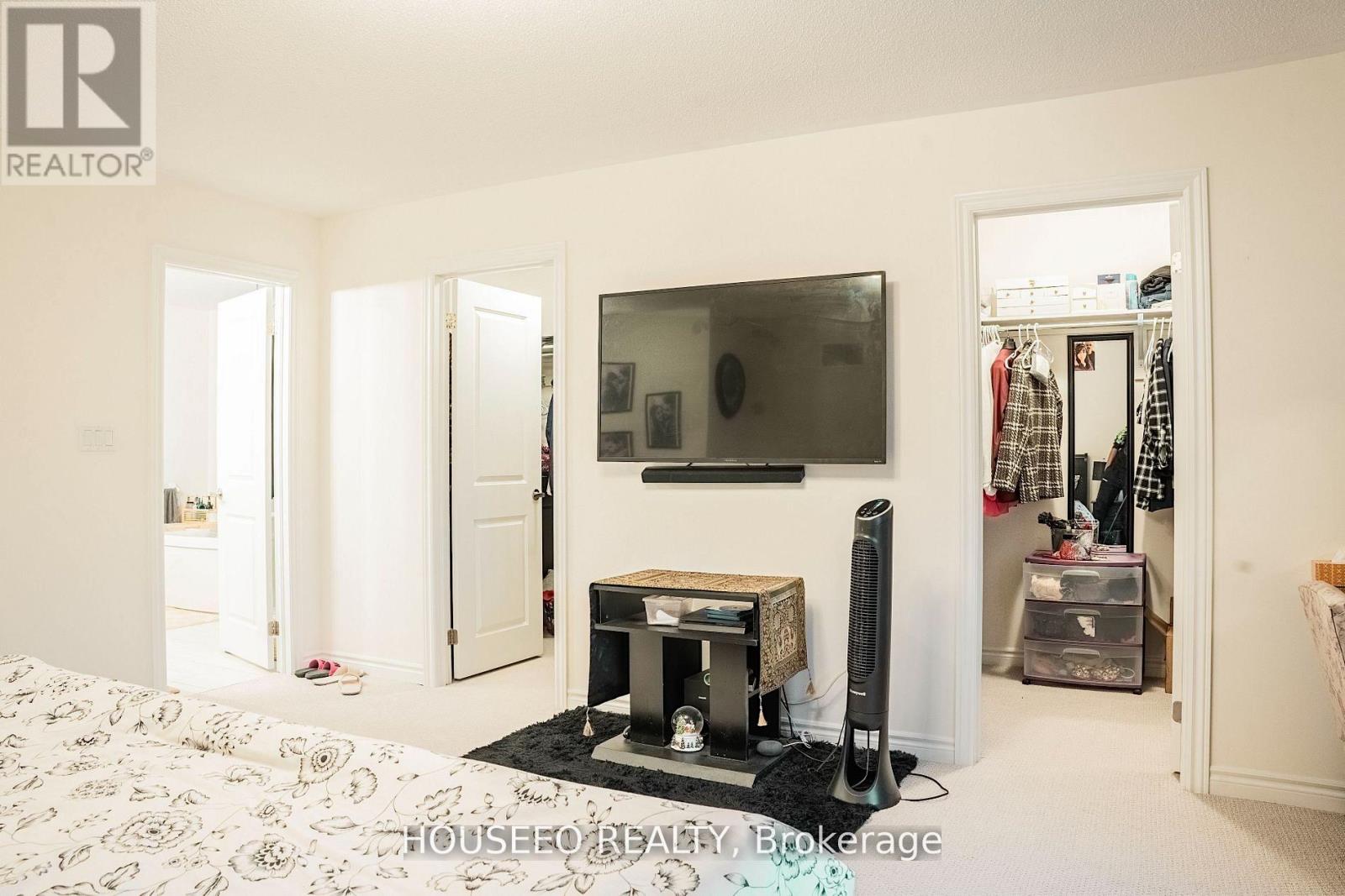 58 ORIOLE CRESCENT - 41