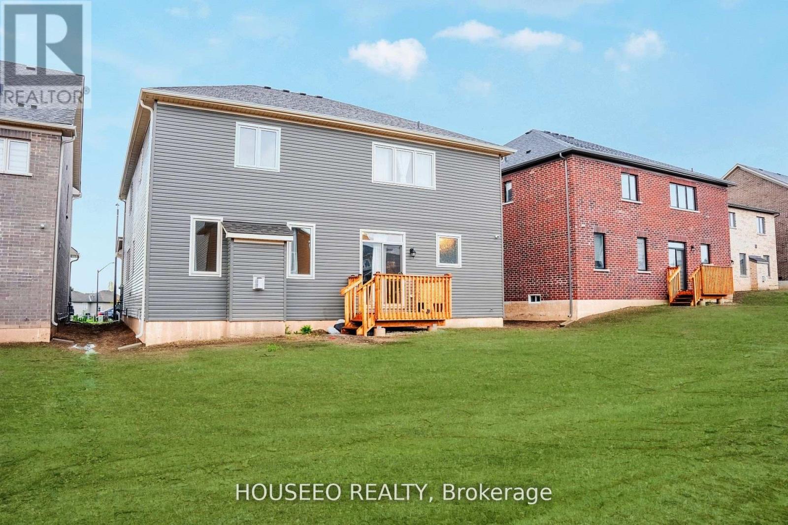 58 ORIOLE CRESCENT - 45