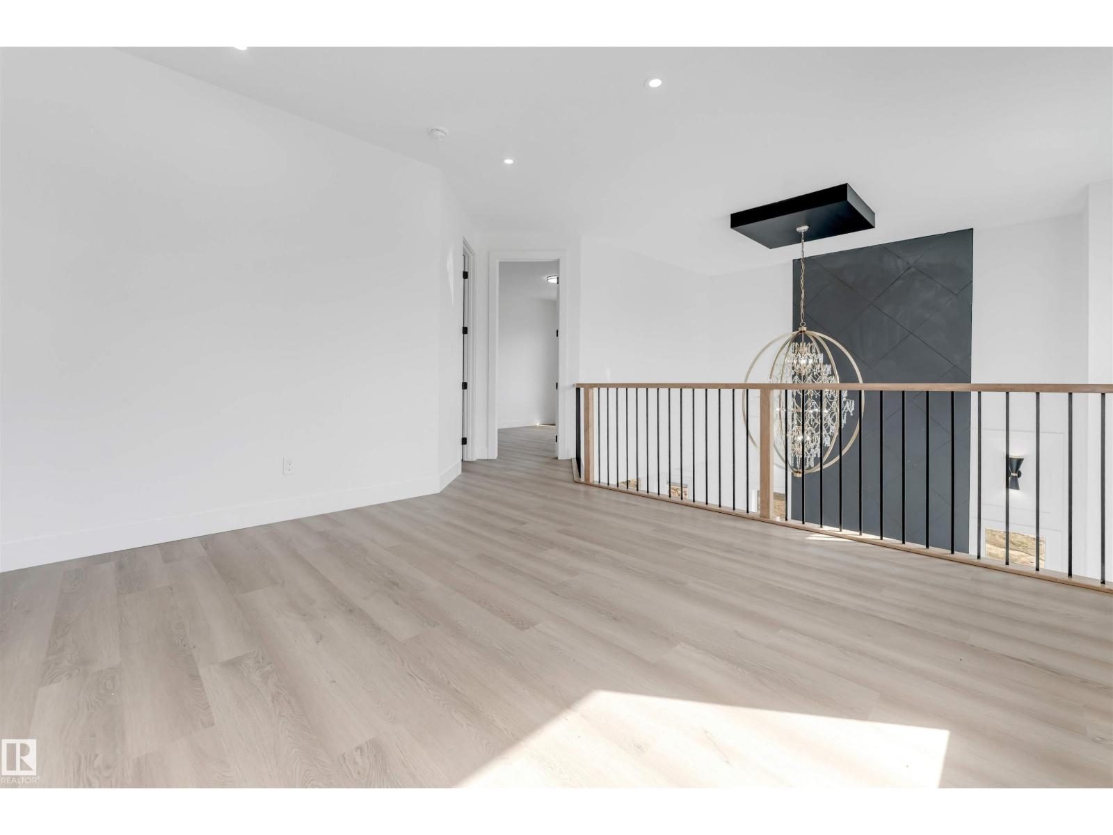 6281 19 ST - Image 31