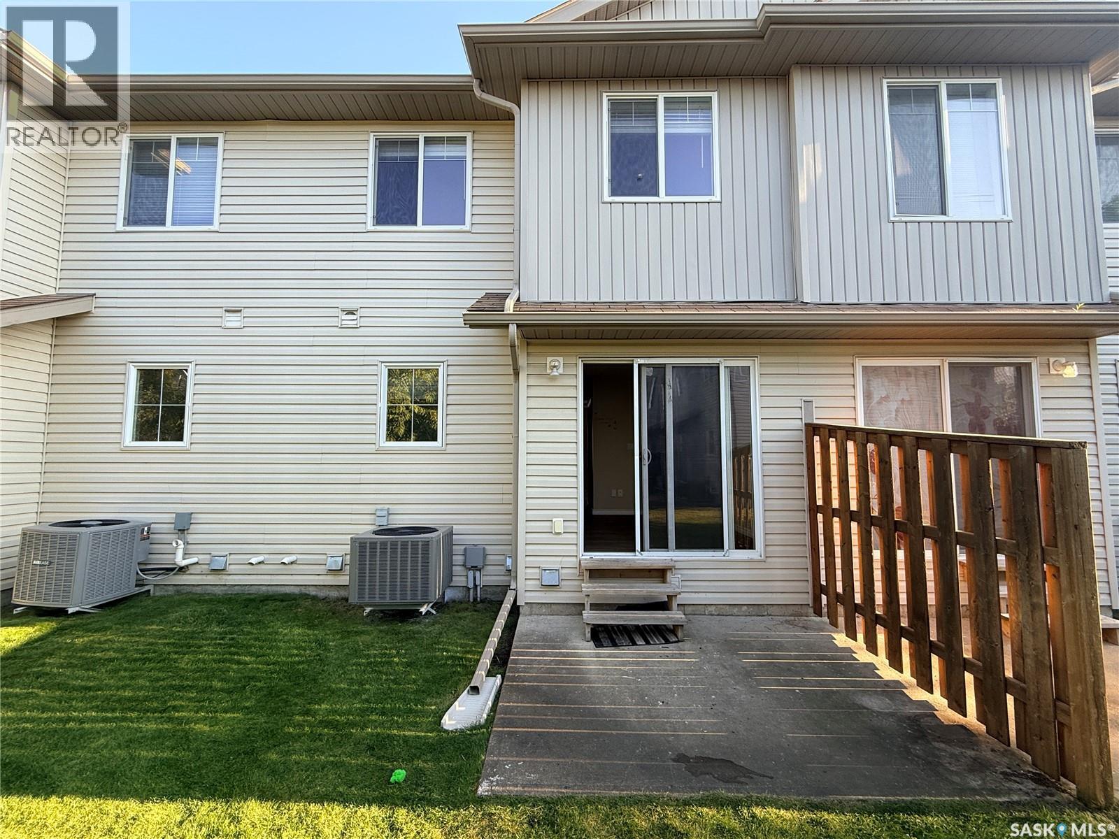 #212 415 Lynd CRESCENT - 22