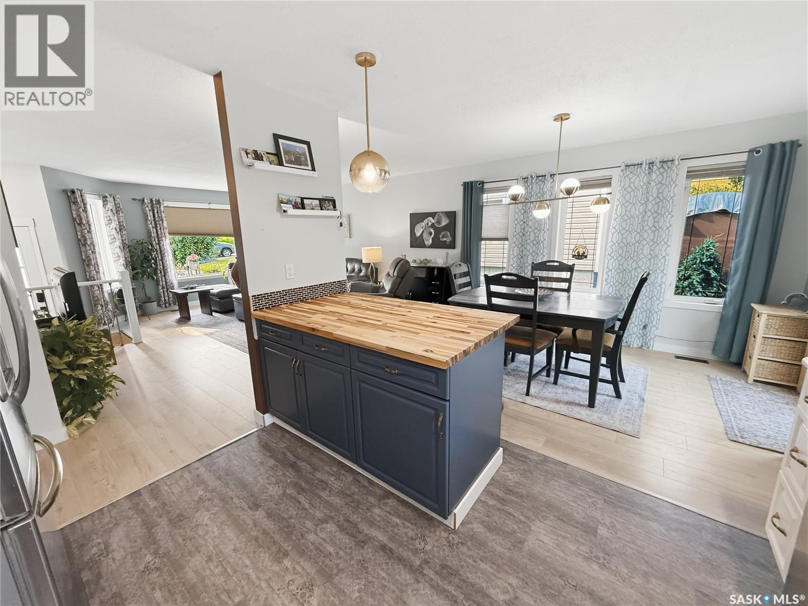 625 7th AVENUE NE - Image 13