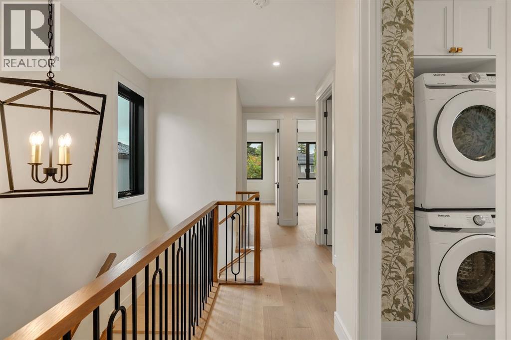 2422 31 Street SW - Image 32