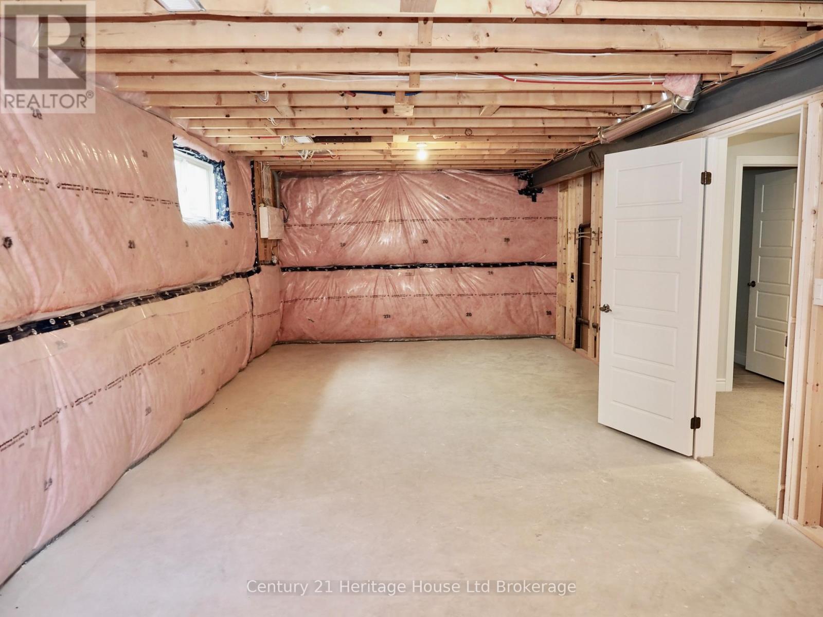 114 BEECH BOULEVARD - Image 32