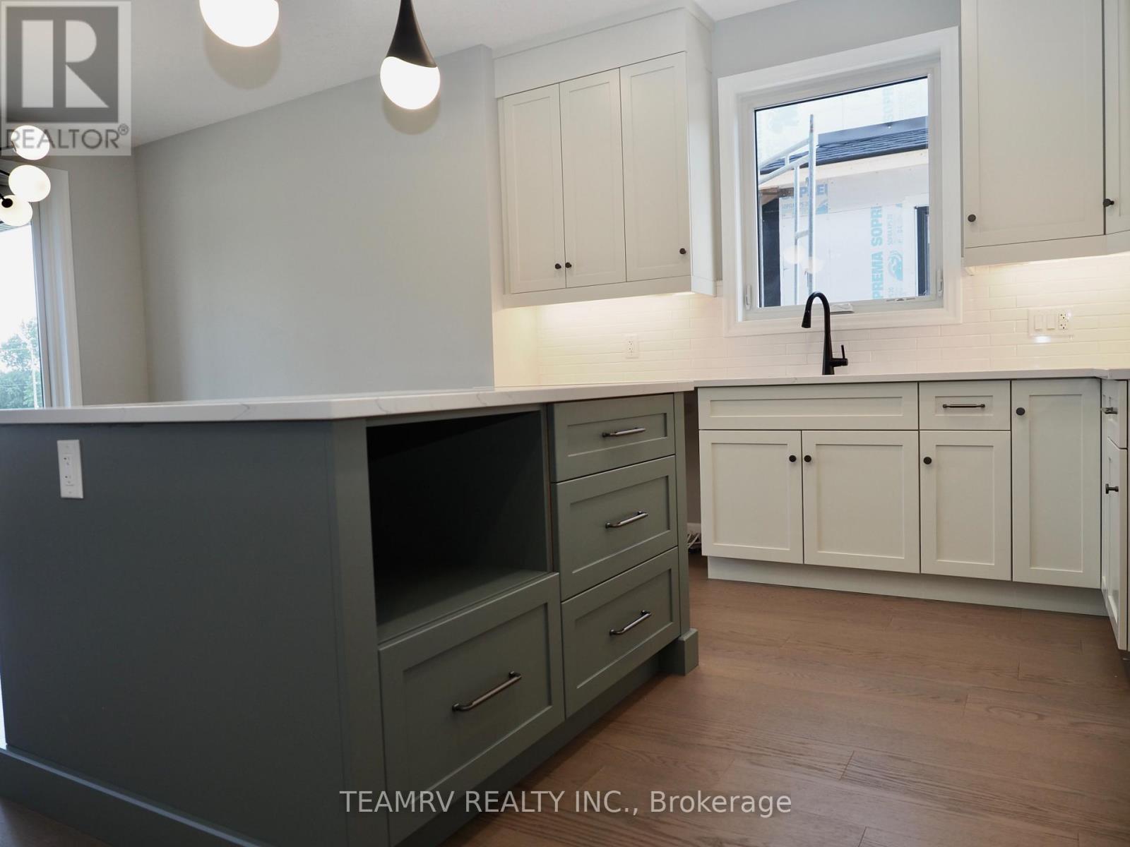 17 DARROW DRIVE - 11