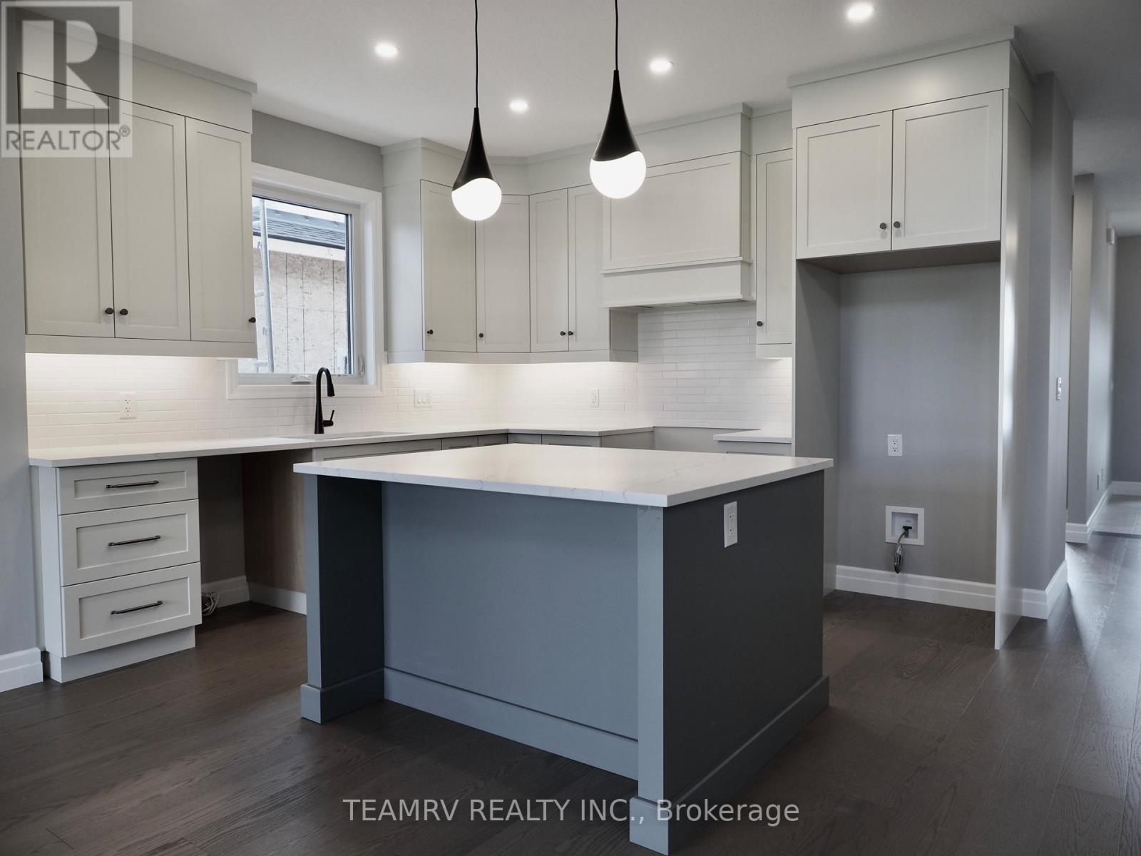 17 DARROW DRIVE - 13