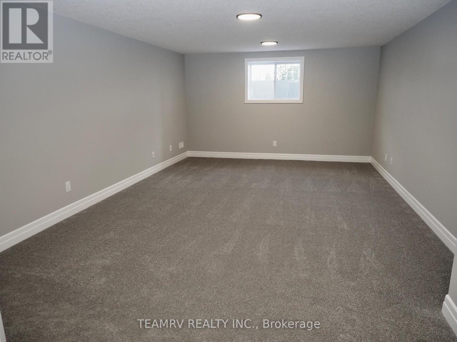17 DARROW DRIVE - 26