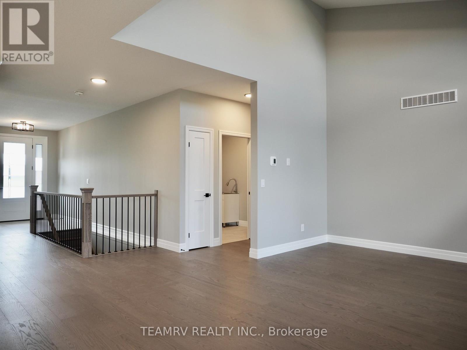 17 DARROW DRIVE - 4