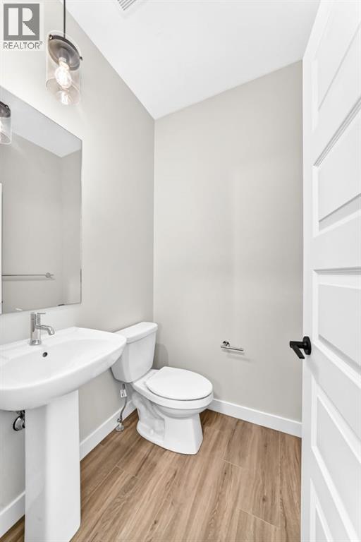 1069 Bayview Crescent SW - Image 12