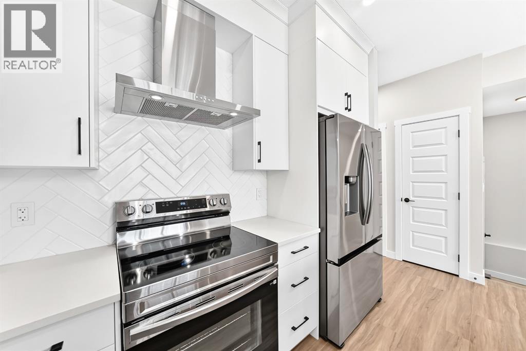 1069 Bayview Crescent SW - Image 9