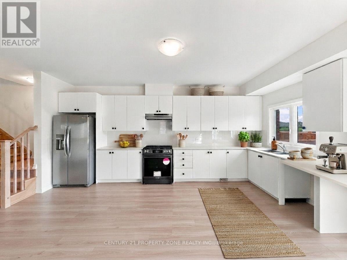 102 CADILLAC CRESCENT - 4