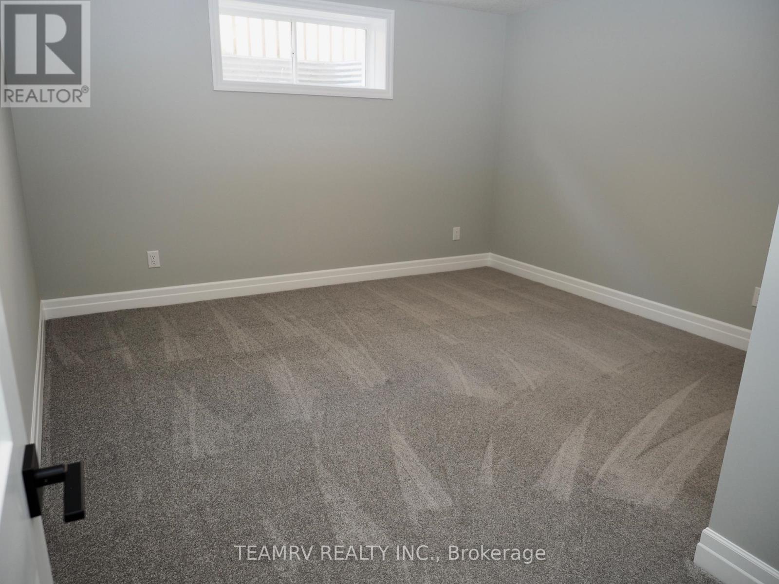 11 SYCAMORE DRIVE - Image 10