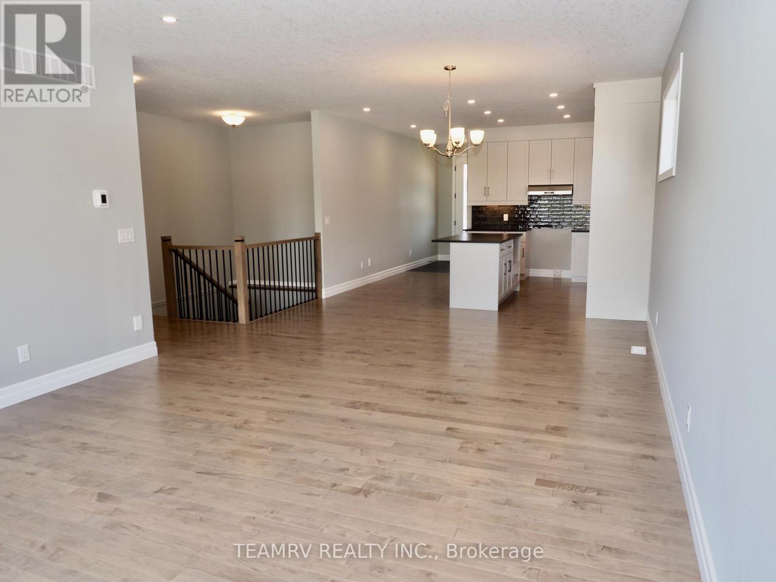 11 SYCAMORE DRIVE - Image 7