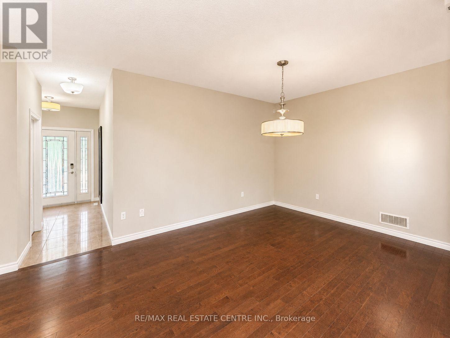 1029 MOY CRESCENT - Image 10