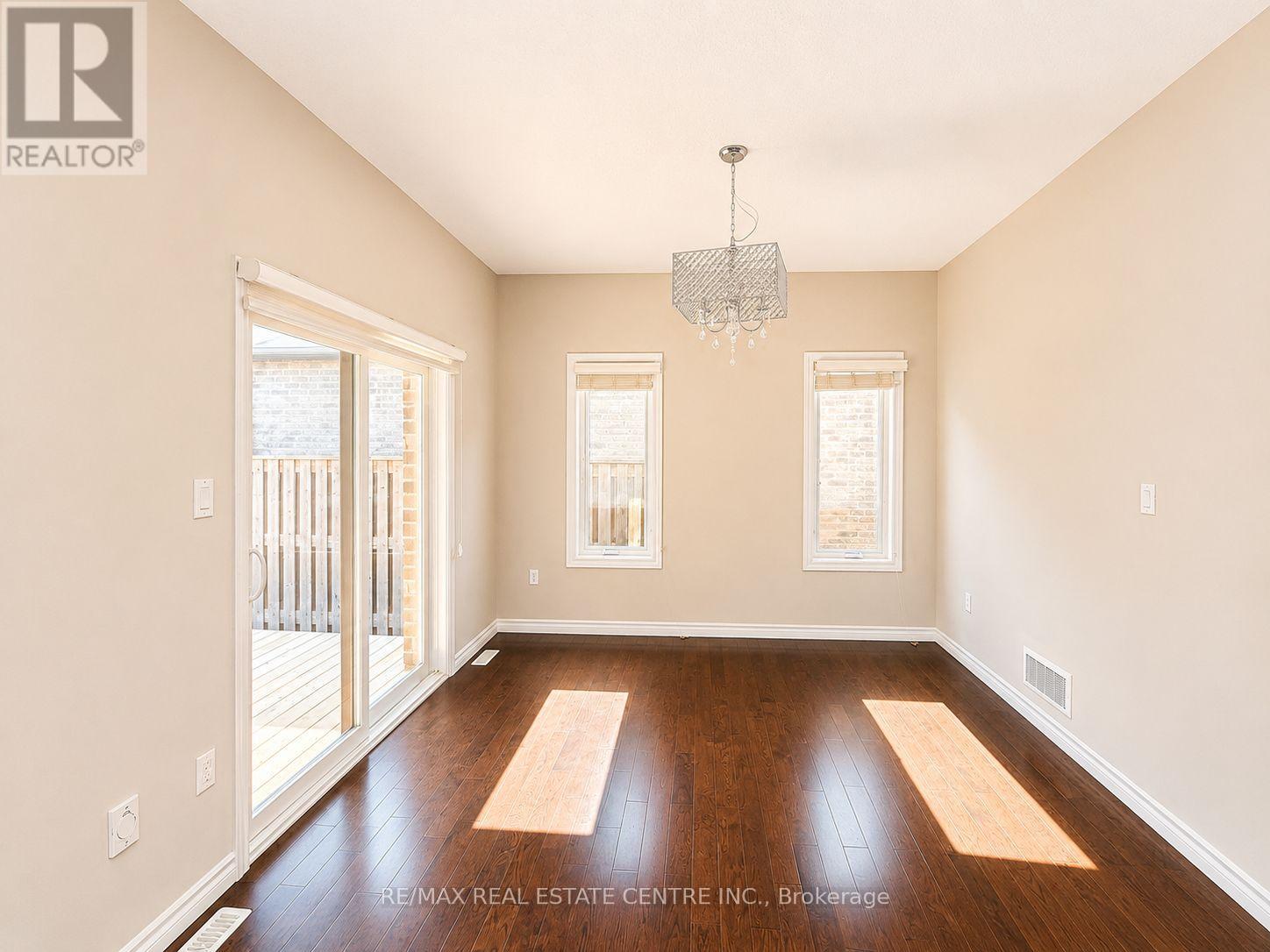 1029 MOY CRESCENT - Image 13