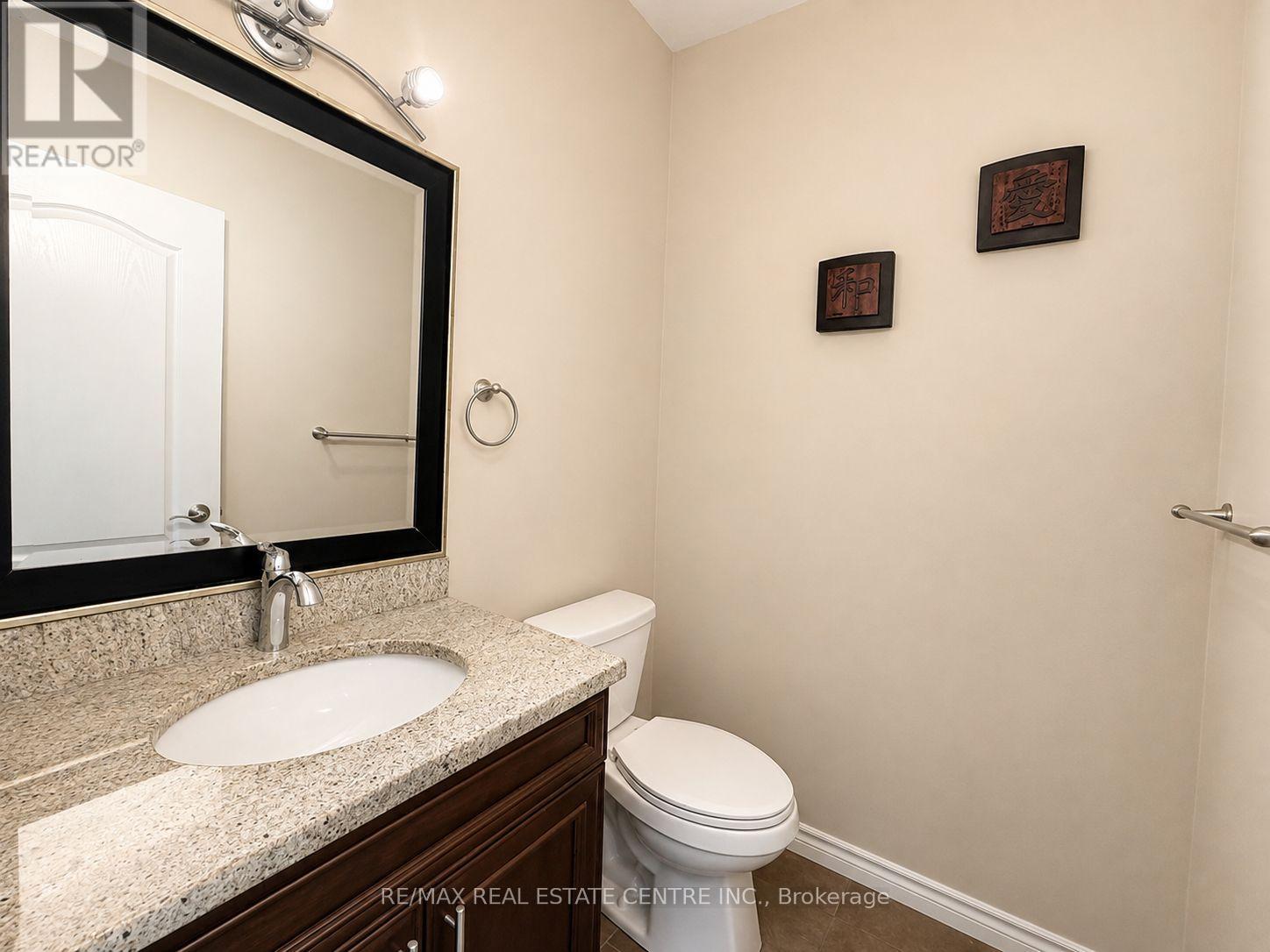 1029 MOY CRESCENT - 27