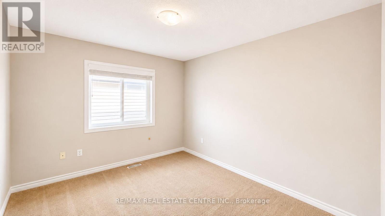 1029 MOY CRESCENT - 32