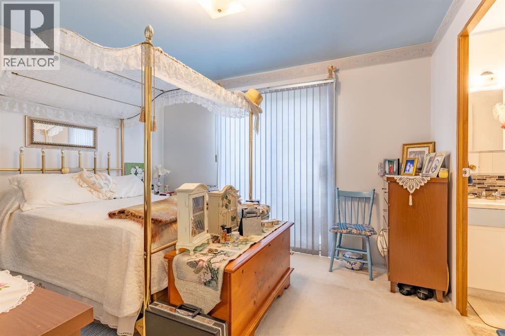 106 2 Street NE - Image 25
