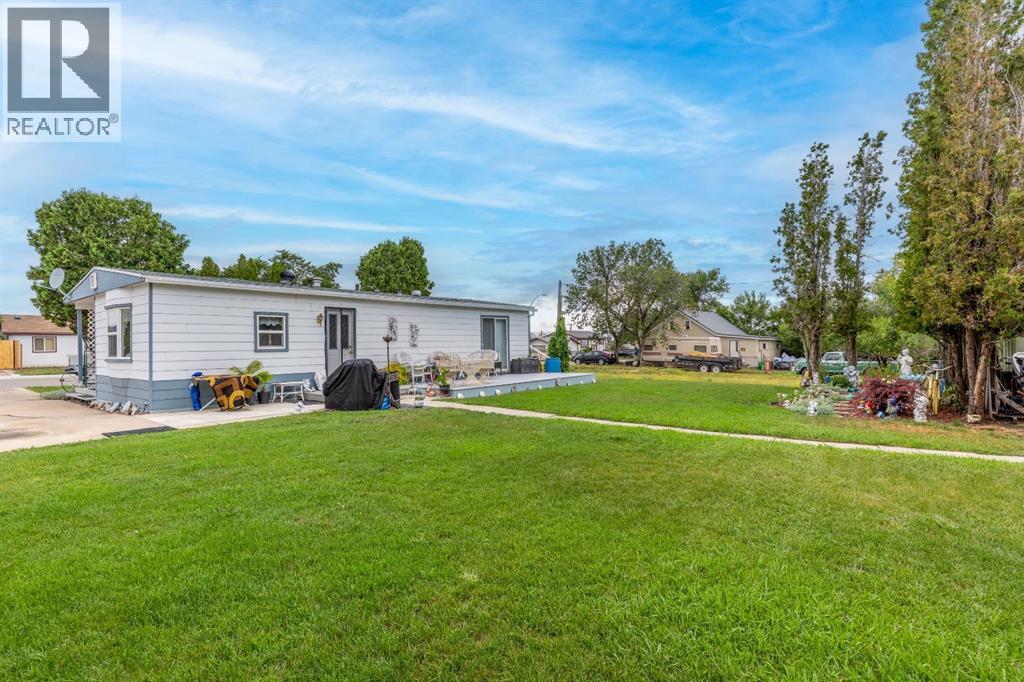 106 2 Street NE - Image 32