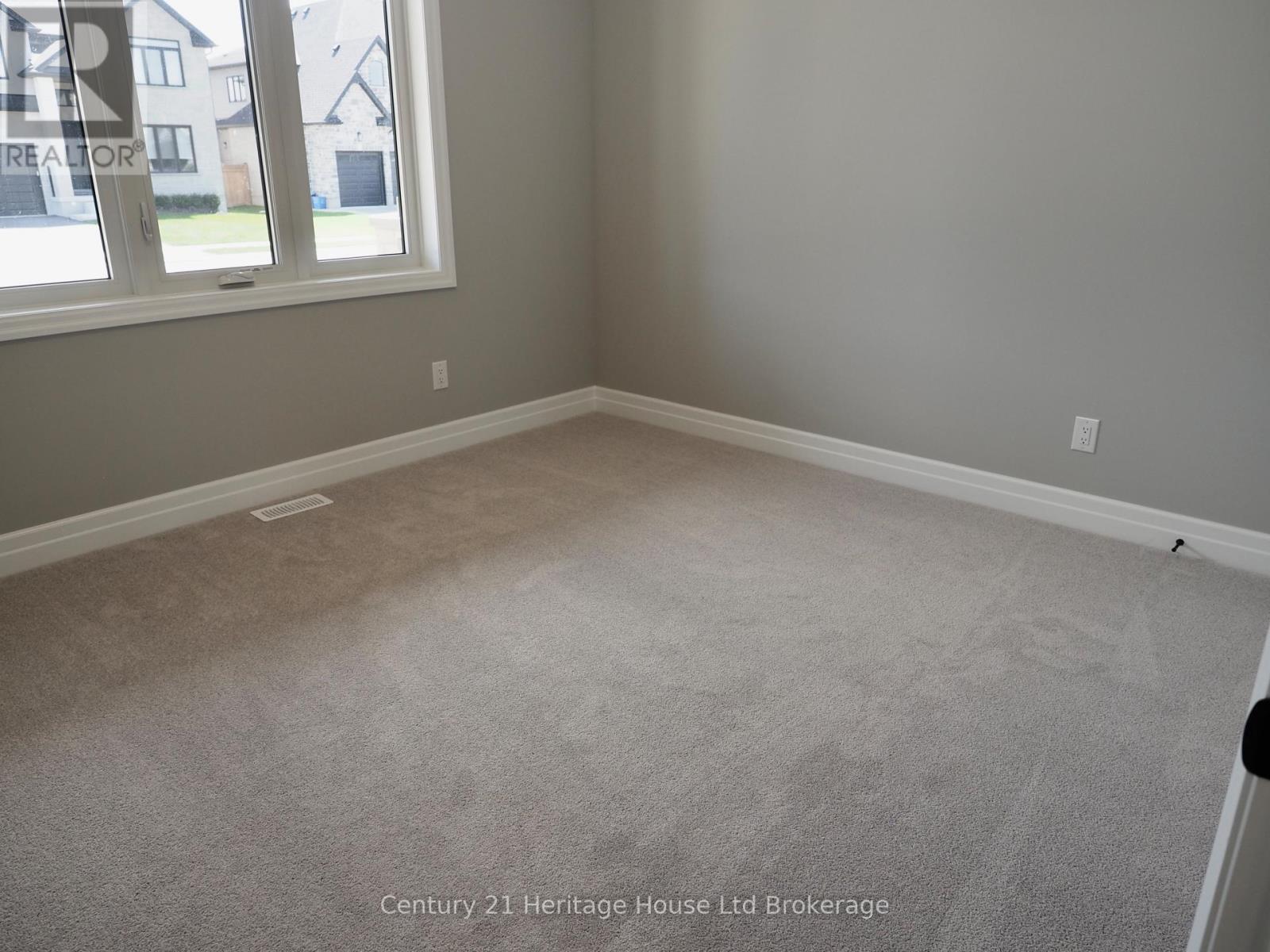 28 SYCAMORE DRIVE - Image 19