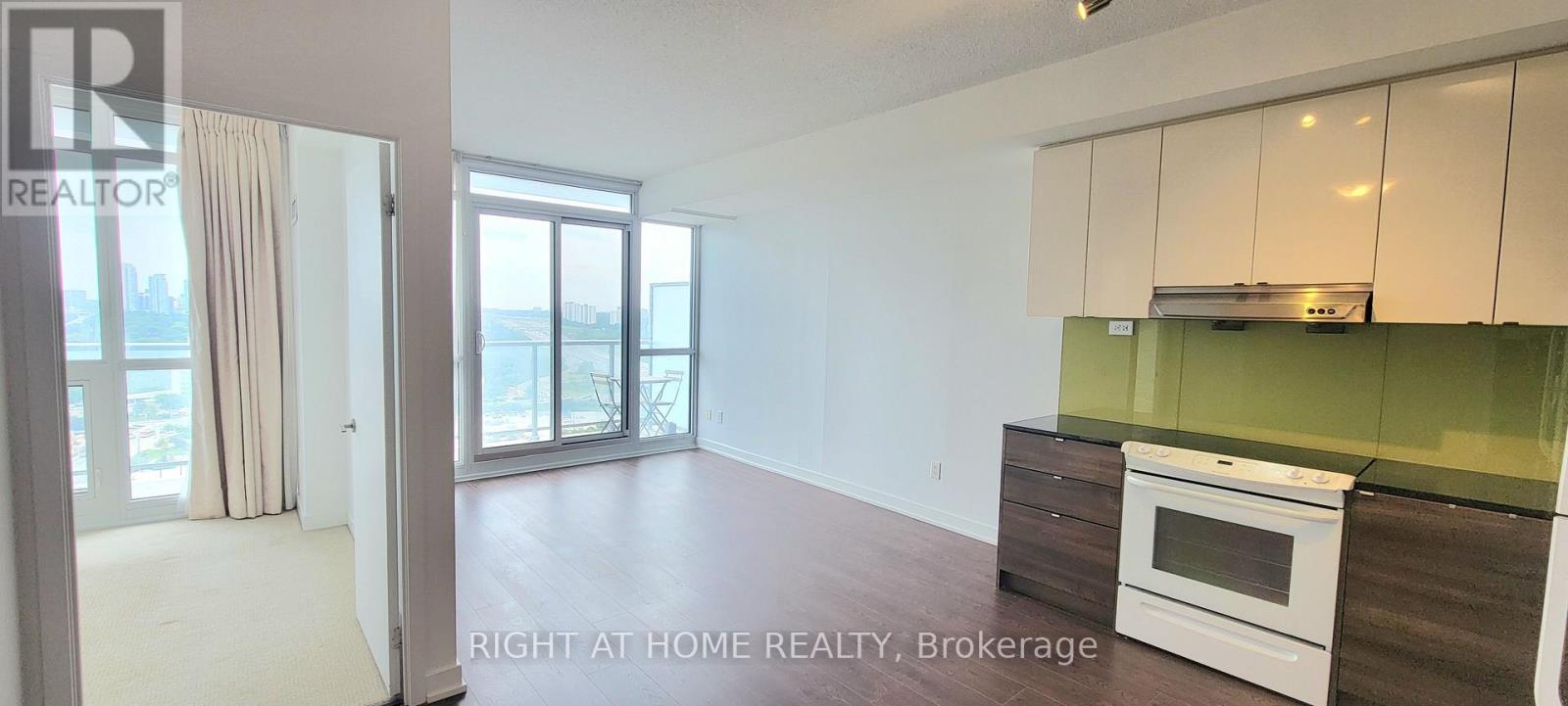 #2703 121 MCMAHON DRIVE - 2