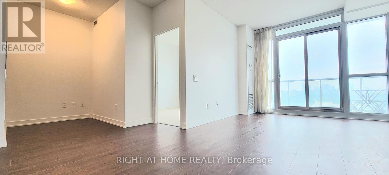 #2703 121 MCMAHON DRIVE - Image 4