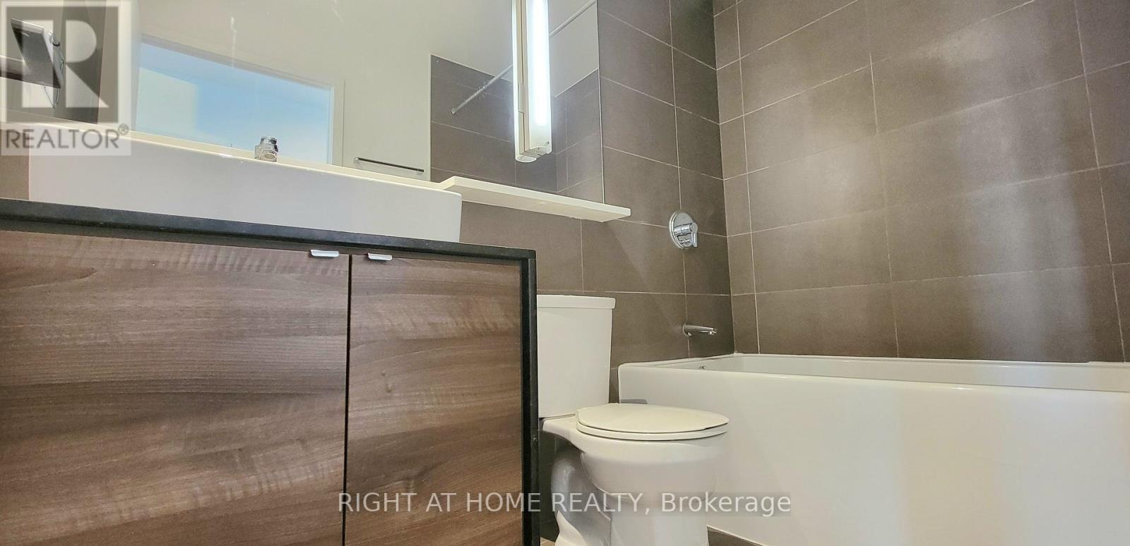 #2703 121 MCMAHON DRIVE - Image 14