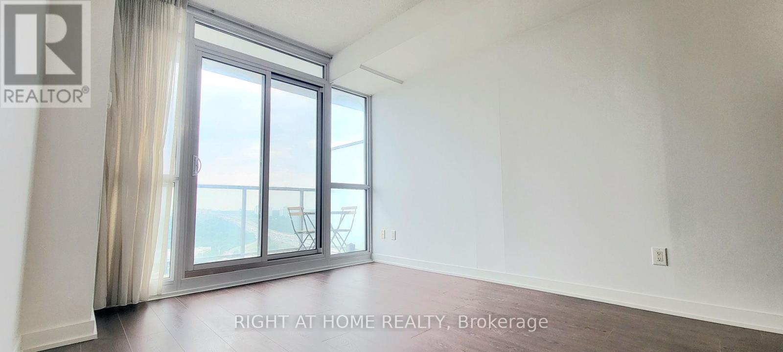 #2703 121 MCMAHON DRIVE - Image 8